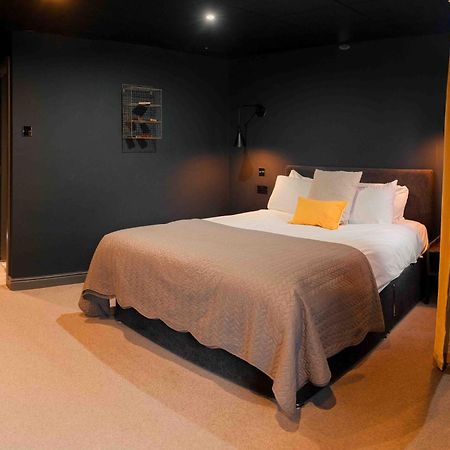 The Bridge Hotel Macclesfield Bagian luar foto