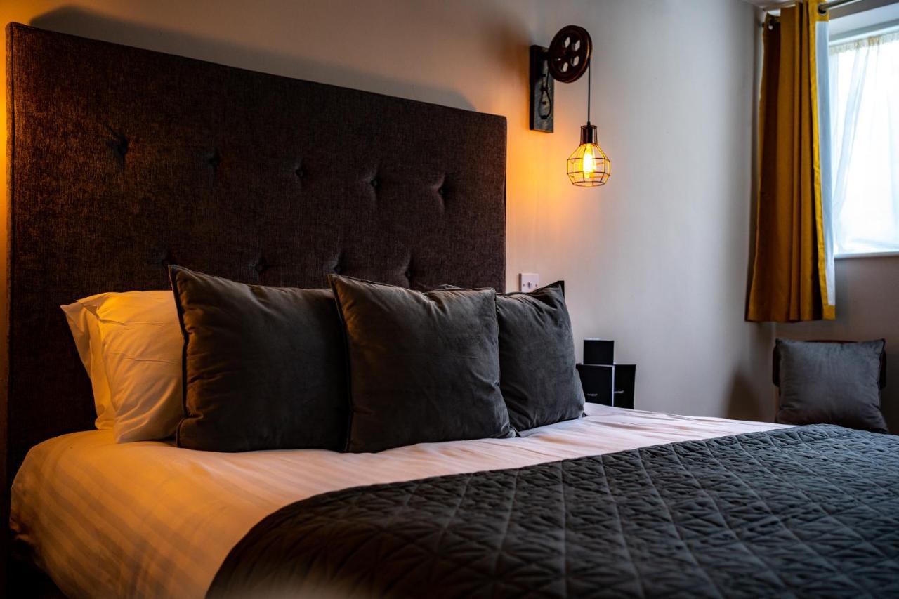 The Bridge Hotel Macclesfield Bagian luar foto