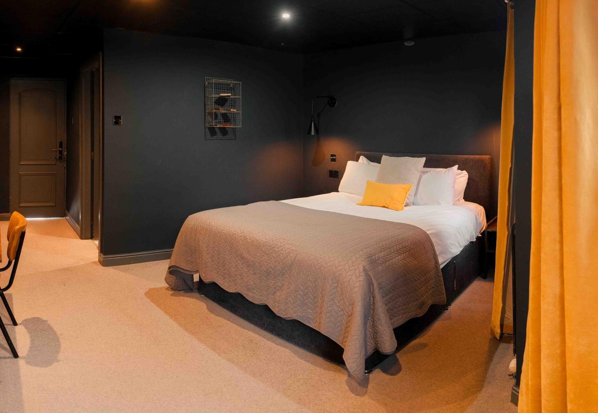 The Bridge Hotel Macclesfield Bagian luar foto